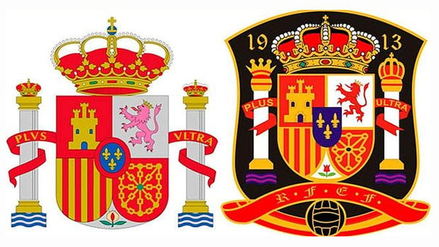 Imagen del escudo nacional y el emblema que portan los jugadores de la selección española.
