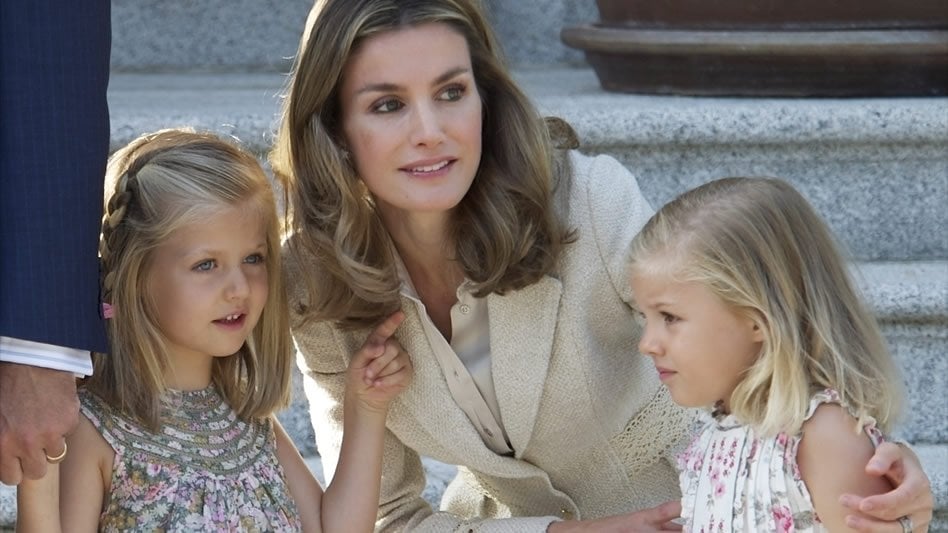La reina Letizia junto a la princesa Leonor y la infanta Sofía.