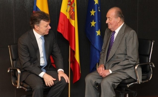 El rey junto al presidente de Colombia, Juan Manuel Santos.