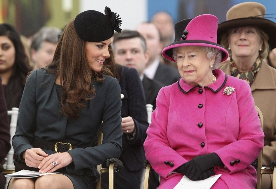 La reina Isabel y la duquesa de Cambridge.