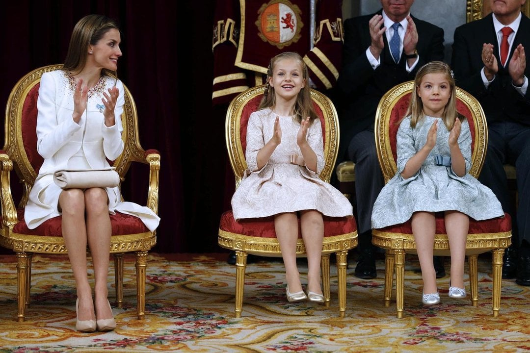 La reina y sus hijas, en la proclamación de Felipe VI.