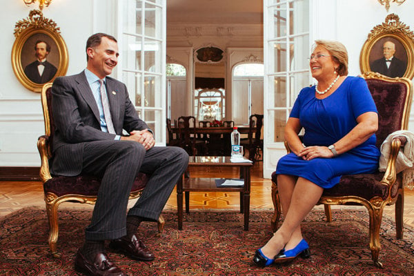 El rey Felipe y la presidenta de Chile, Michelle Bachelet.