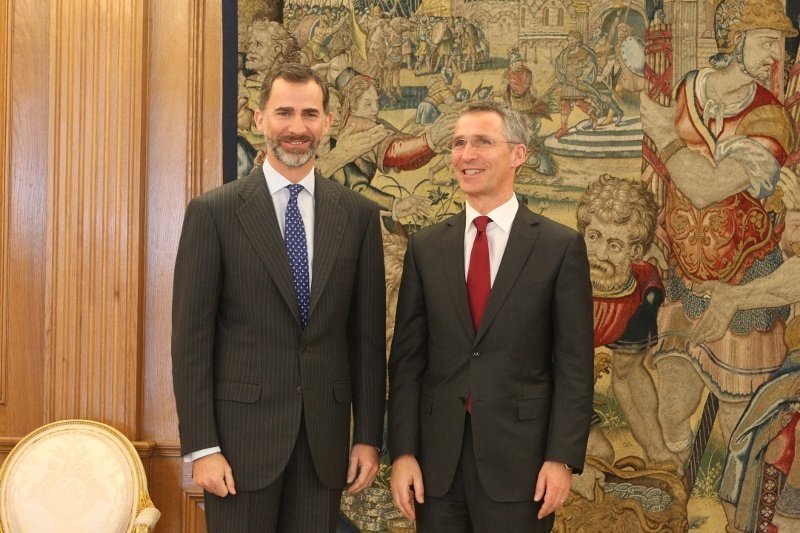 Felipe VI y el secretario general de la OTAN, Jens Stoltenberg.