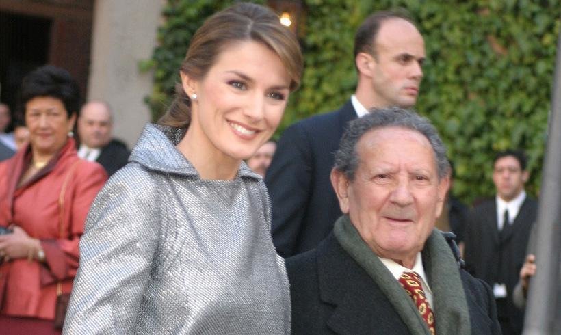 Doña Letizia con su abuelo, Francisco Rocasolano, en una imagen de archivo.