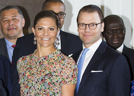 Victoria de Suecia y su marido Daniel en la recepción de los embajadores de la ONU. 