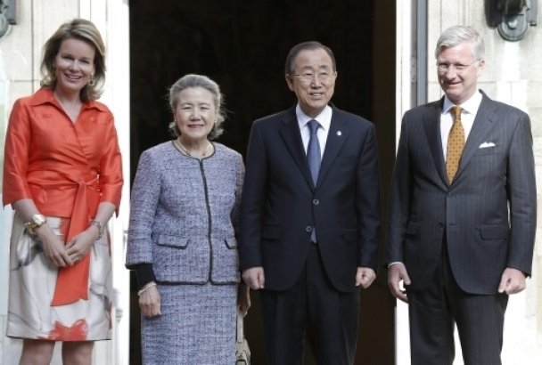Los reyes de Bélgica, con el secretario general de la ONU, Ban Ki Moon.