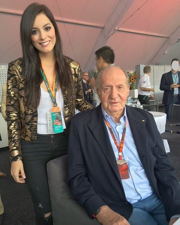 María Alejandra López, con el rey Juan Carlos en el GP de México.