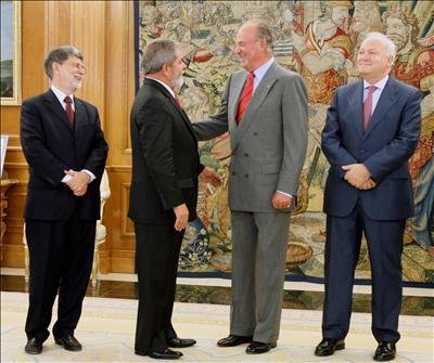 Juan Carlos I recibe a Lula da Silva en Zarzuela.
