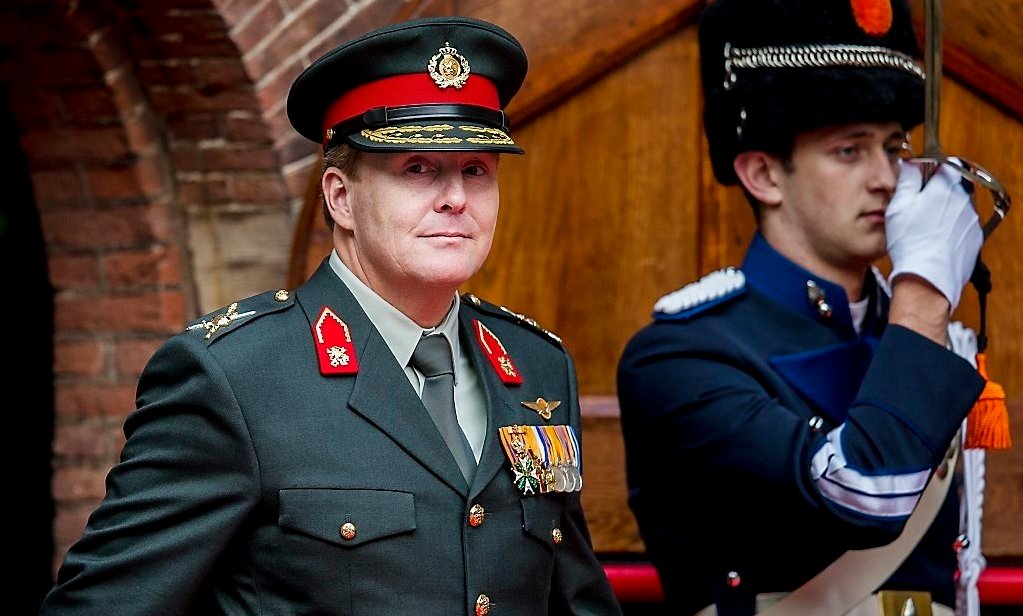 Guillermo Alejandro, con uniforme militar.