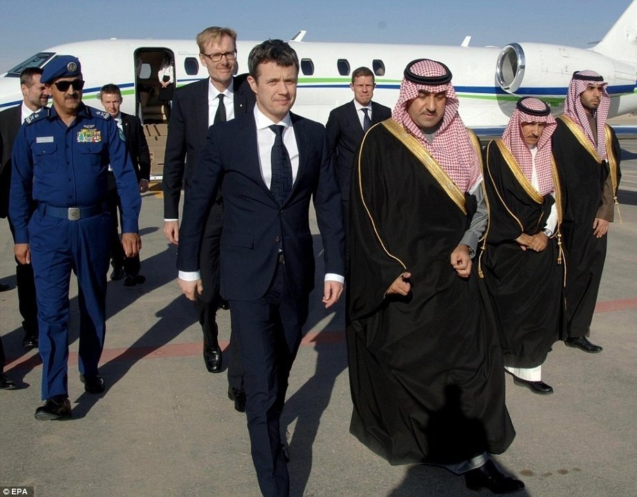 El príncipe Federico de Dinamarca llega a Arabia Saudí en una visita anterior.