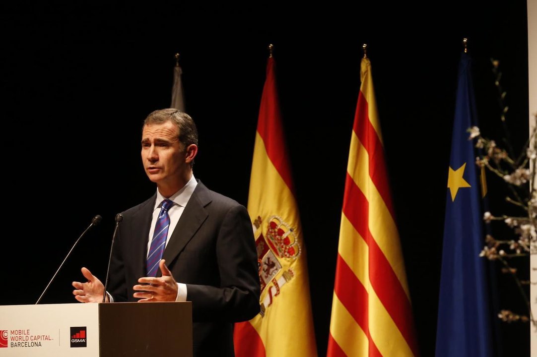 Felipe VI interviene en la cena inaugural del Mobile World Congress de Barcelona.
