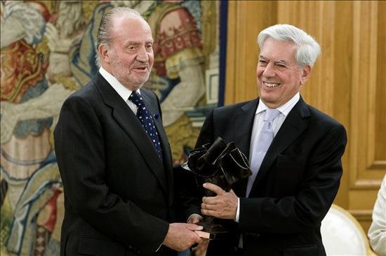 Juan Carlos y Mario Vargas Llosa.