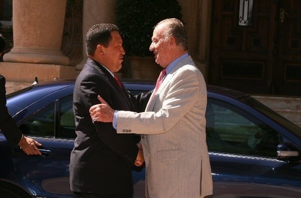 Hugo Chávez y Juan Carlos I.