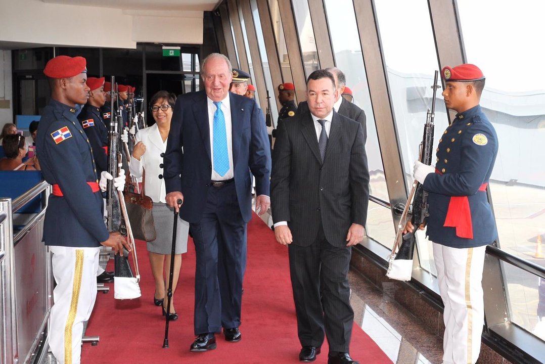 El rey Juan Carlos llega a Santo Domingo.