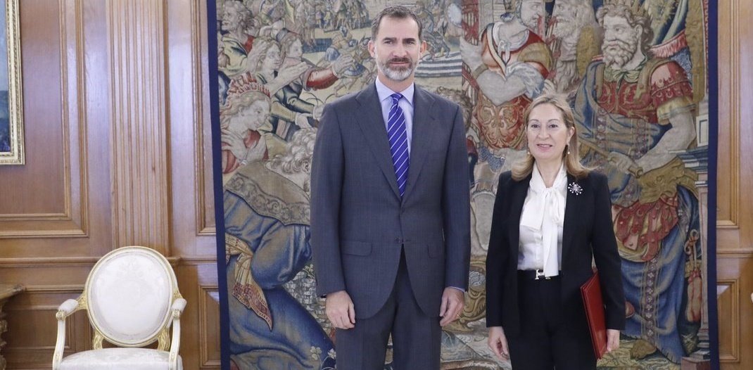 Ana Pastor comunica al rey la elección de Rajoy como presidente del Gobierno