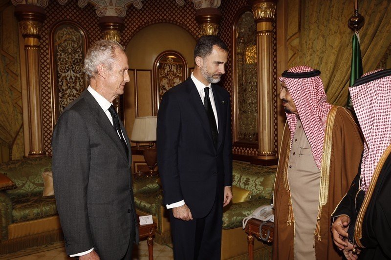 Felipe VI, con el rey Salman de Arabia Saudí en 2015.