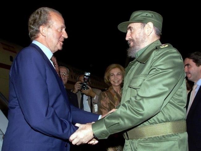 Juan Carlos I y Fidel Castro.