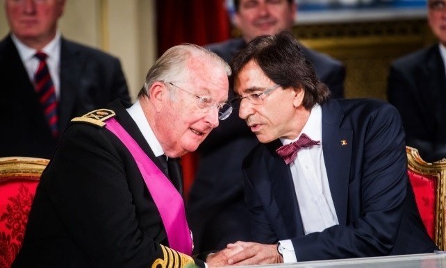 El rey Alberto II de Bélgica y quien era primer ministro en 2013, Elio di Rupo.