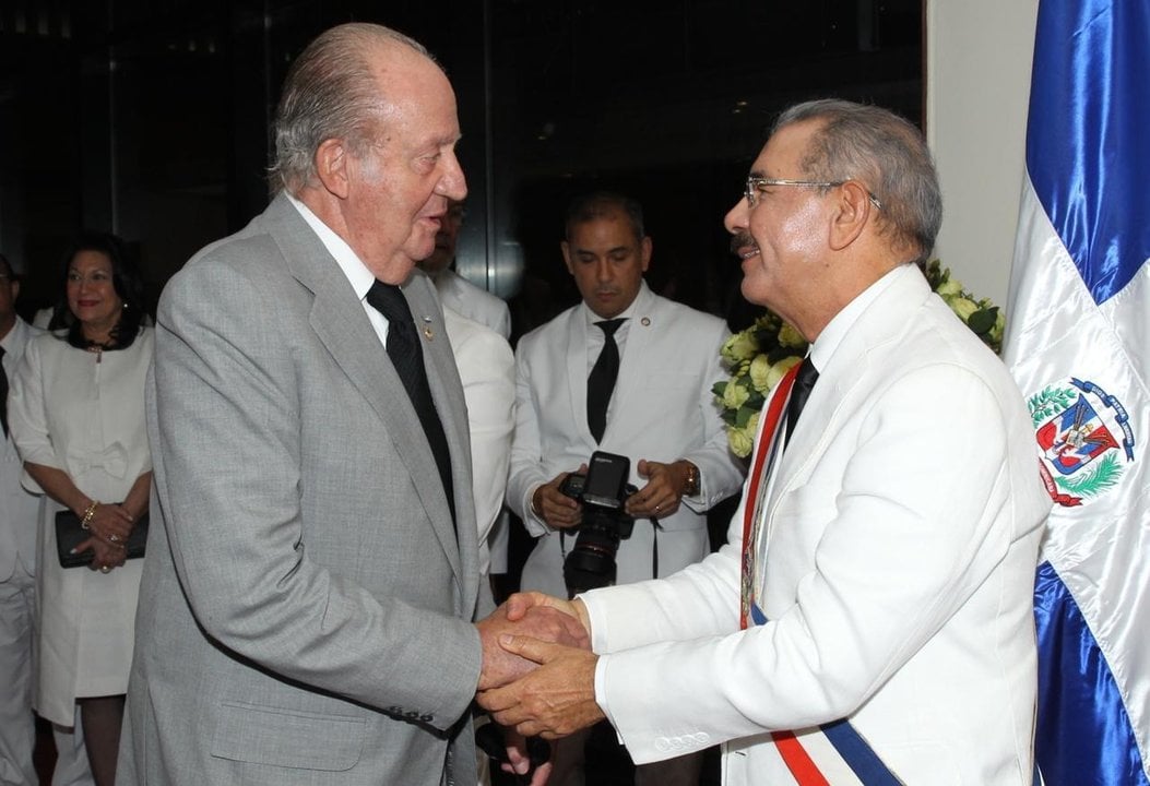 Juan Carlos I y el presidente de República Dominicana, Danilo Medina, en una imagen de archivo.