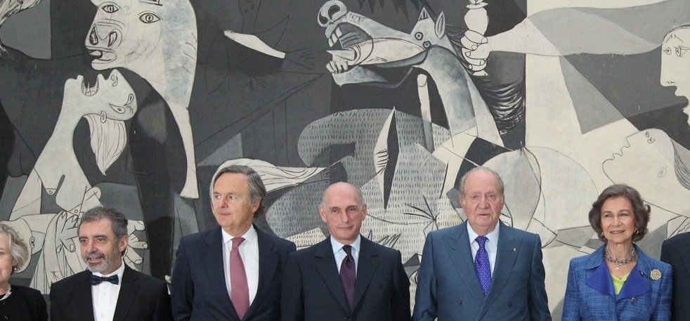 Los reyes Juan Carlos y Sofía, en una exposición sobre el Guernica de Picasso