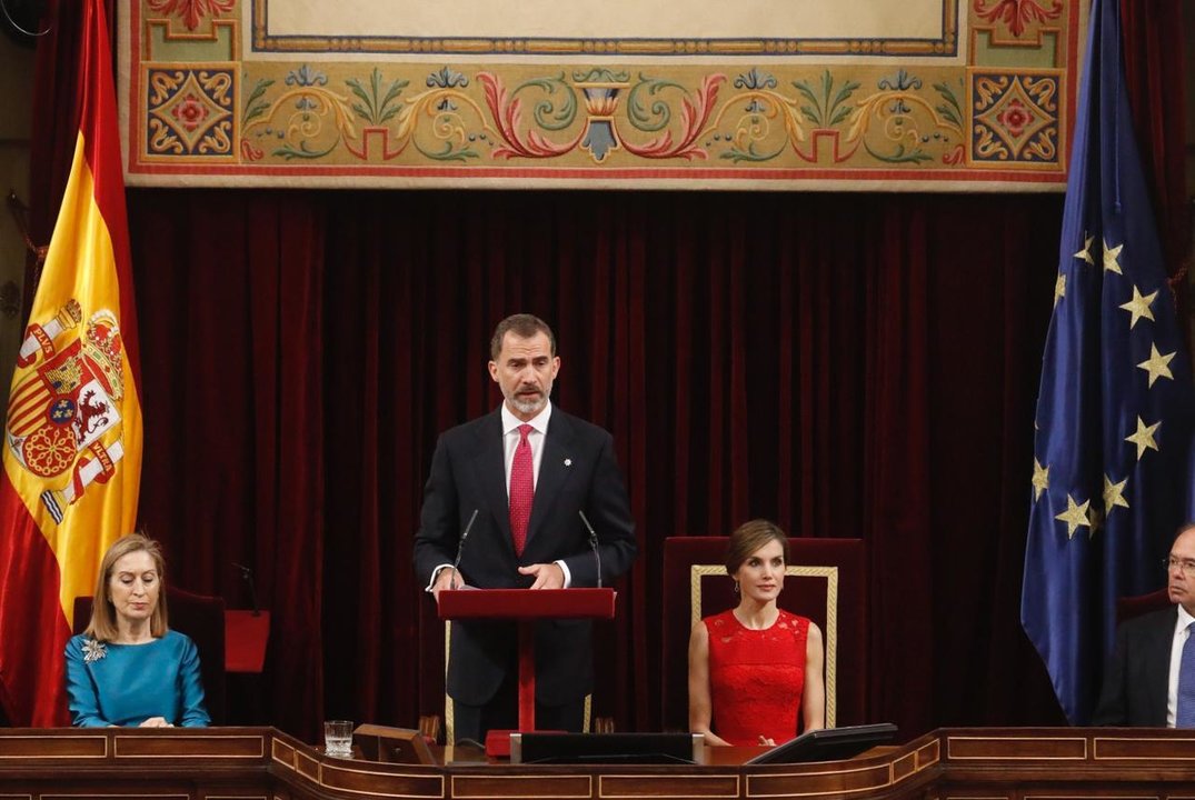 Felipe VI se dirige a las Cortes en el 40º aniversario de las elecciones de 1977.