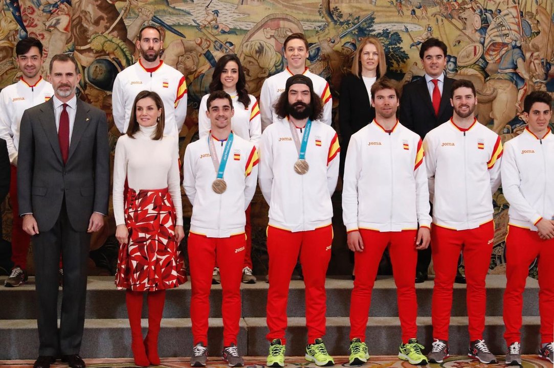  Los reyes junto al Equipo Olímpico Español