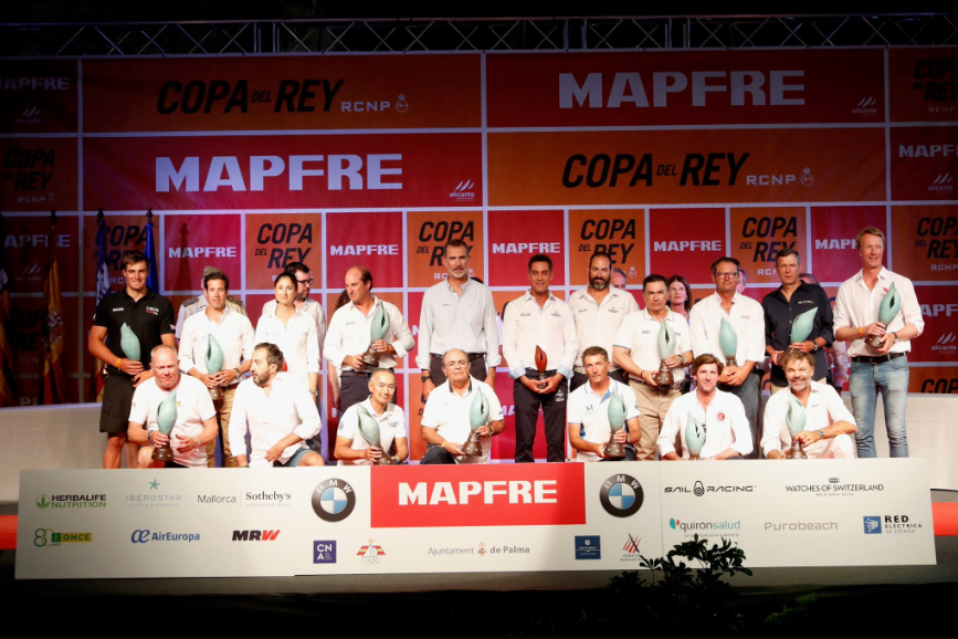 Felipe VI entrega los premios de la Copa del Rey 2018.