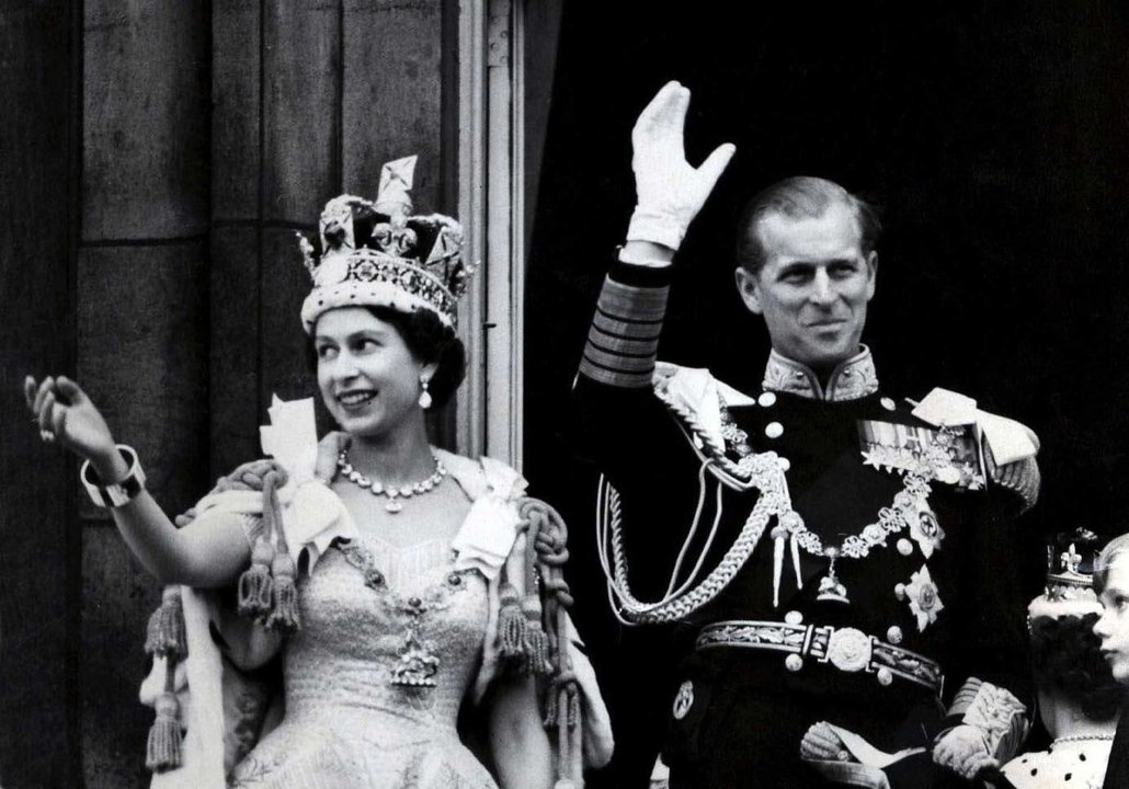 La reina Isabel II fue coronada en 1953, un año después de subir al trono.