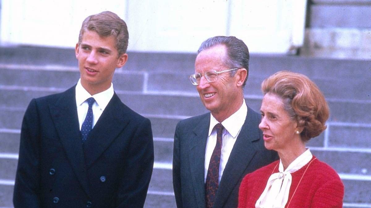 Balduino y Fabiola de Bélgica, junto al entonces Príncipe de Asturias, Felipe de Borbón.