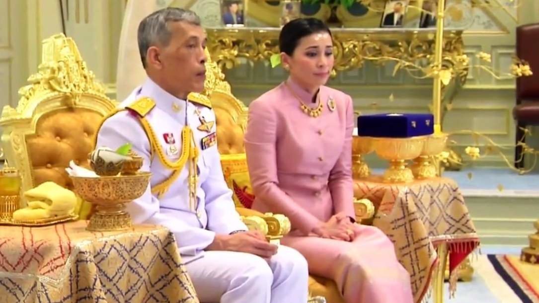 Los reyes Vajiralongkorn y Shuthida de Tailandia