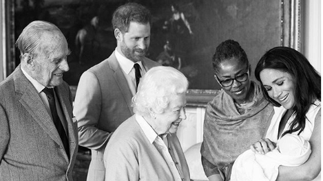 Imagen de la Familia Real compartida en el perfil de Instagram de los duques de Sussex.