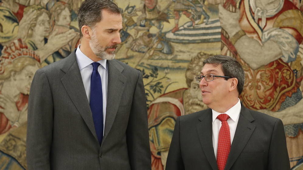 Felipe VI junto a Bruno Rodriguez Parrilla, ministro de Relaciones Exteriores de Cuba
