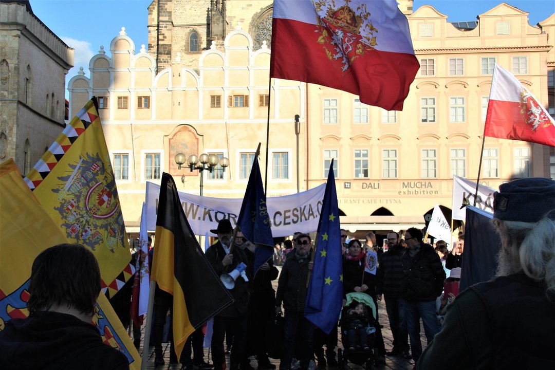 Manifestación en Praga por la vuelta de la monarquía