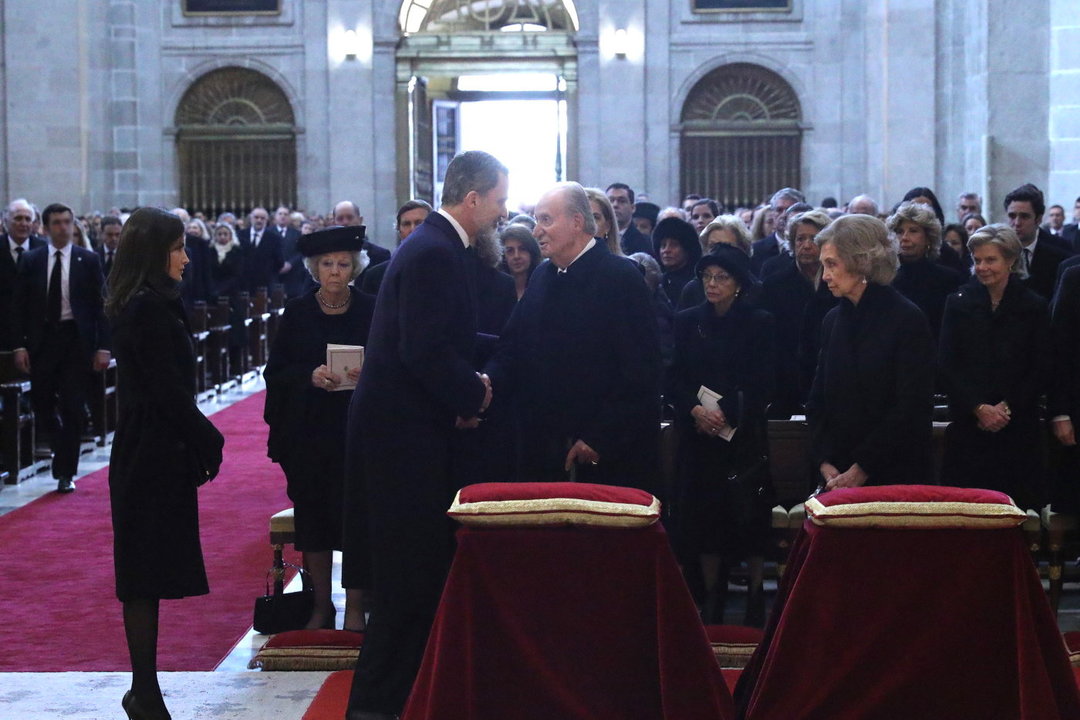 Asistentes al funeral de Pilar de Borbón
