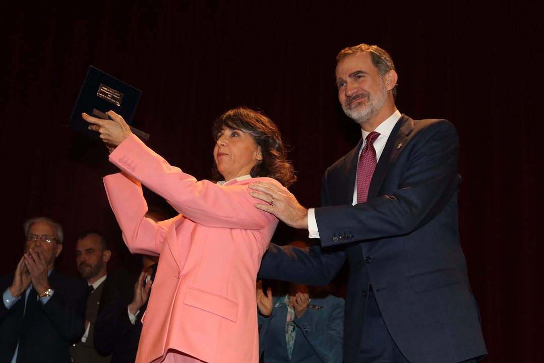 El rey entrega el Premio &#34;Reino de España a la Trayectoria Empresarial&#34; a la hija de Plácido Arango, Maite Arango