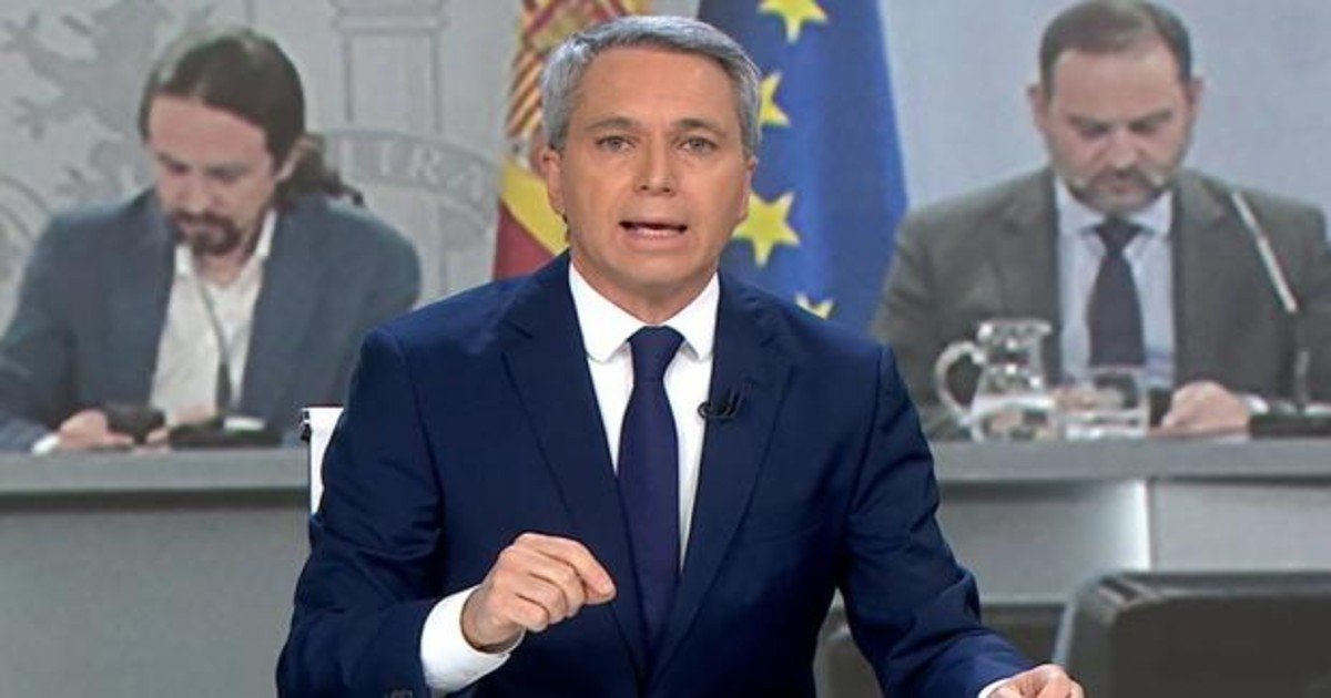 Vicente Vallés durante un Informativo de Antena 3