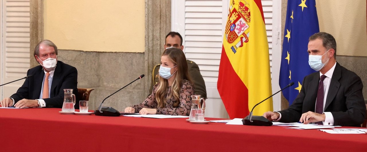 La princesa Leonor habla en la reunión del patronato de la Fundación Princesa de Girona.