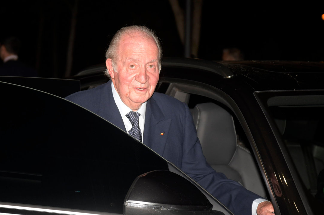 Don Juan Carlos de Borbón acude al tanatorio para despedir a Plácido Arango en Madrid, a 17 de febrero de 2020.