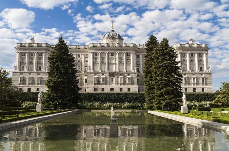 Madrid. Palacio Real de Madrid. Vista desde los Jardines de Sabatini.