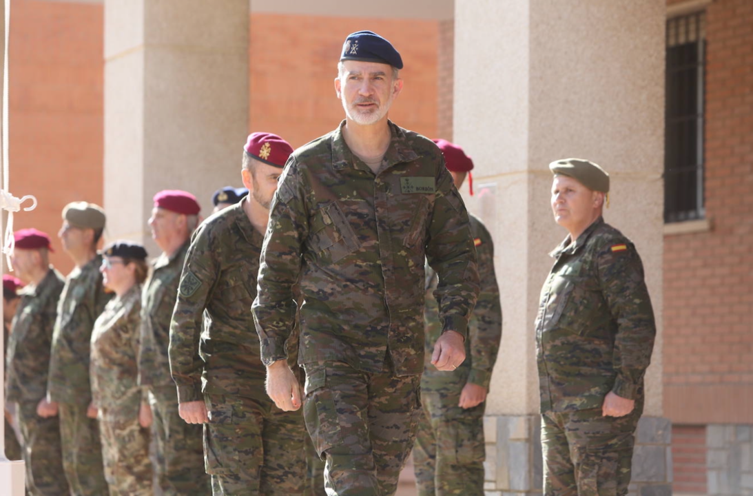 Felipe VI ha visitado a las tropas del Cuartel de Alta Disponibilidad de la OTAN en Bétera (Valencia).