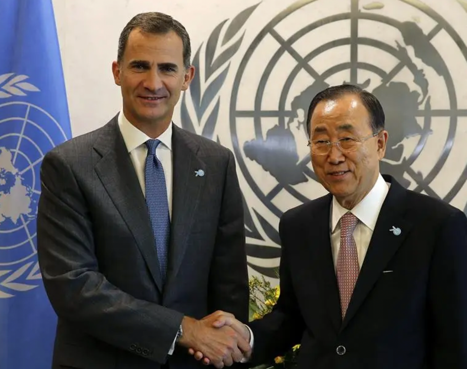 Felipe VI y el ex secretario de la ONU, Ban Ki Moon.