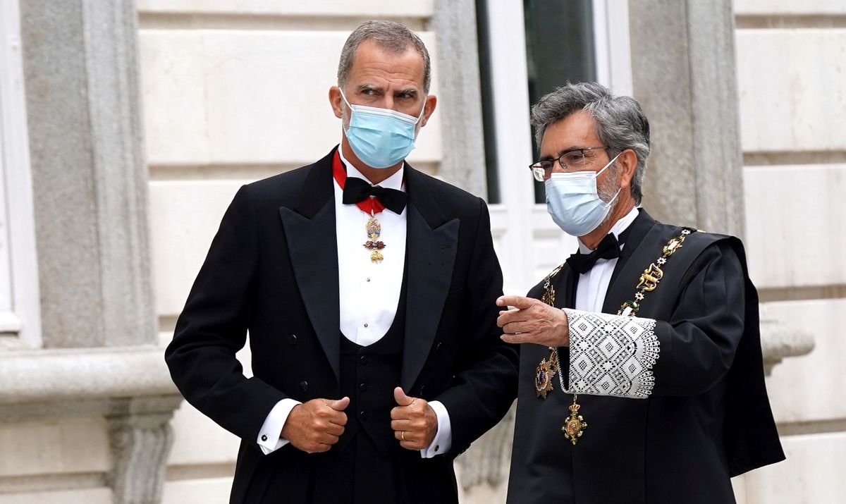 El Rey, Felipe VI y el presidente del Tribunal Supremo, Carlos Lesmes, en la apertura del Año Judicial en 2021. 
