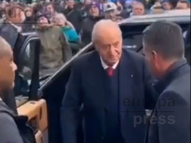 El Rey Juan Carlos a su llegada al Stamford Bridge.