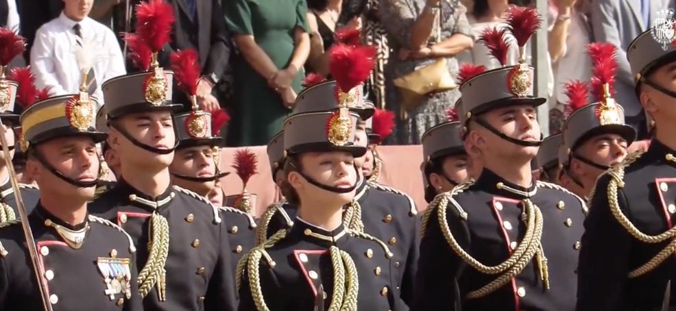El Rey se dirige a los cadetes de la Academia General Militar