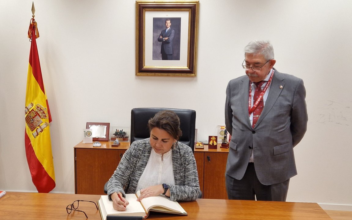 La directora de la ANECA, Pilar Paneque Salgado, visita la Academia General Militar 