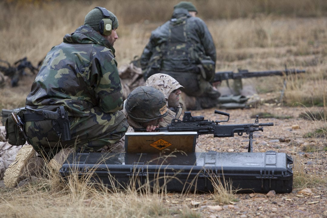 Alumos del Centro de Formación en un ejercicio de tiro. Foto- Guardia Real.