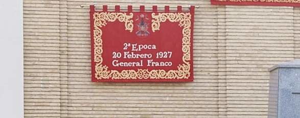 Tapiz repostero de la Academia General Militar, de Zaragoza, con el nombre de Franco. 