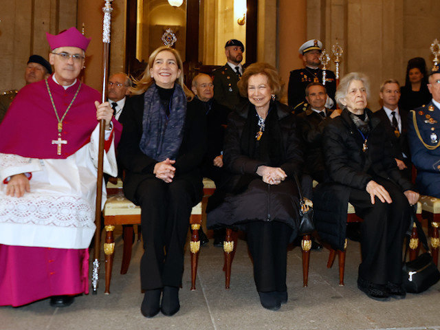 La infanta Cristina, la Reina Sofía e Irene de Grecia en el Palacio Real de Madrid. - EUROPA PRESS 