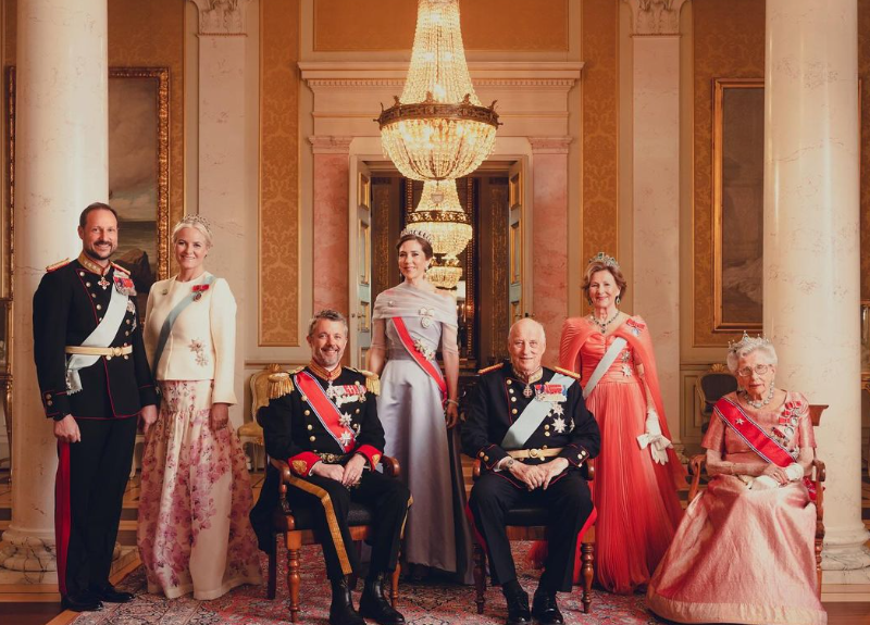 Mary de Dinamarca eligió la tiara Pearl Poire para su visita de Estado a Noruega. Foto: Casa real danesa.