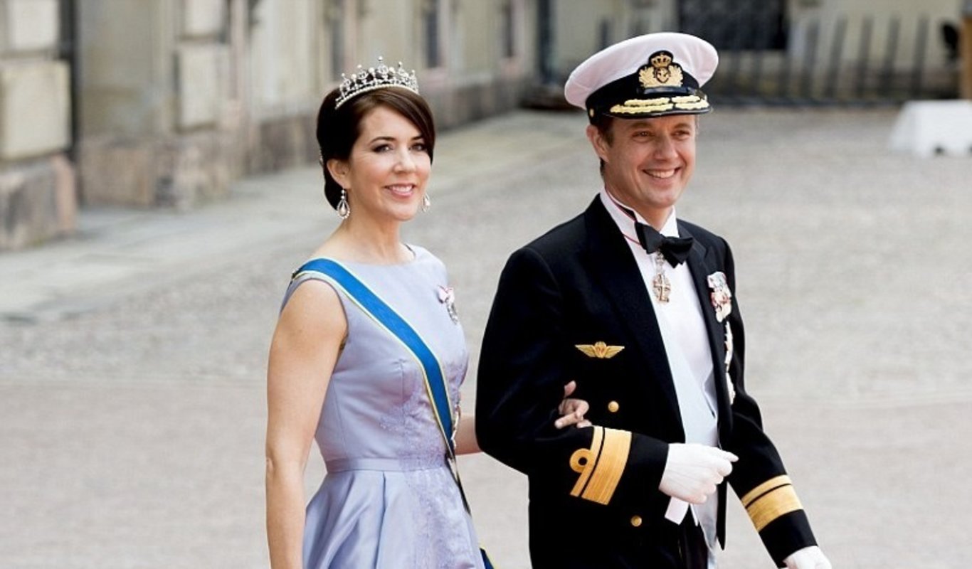 La familia real de Dinamarca pasa sus vacaciones en la isla griega